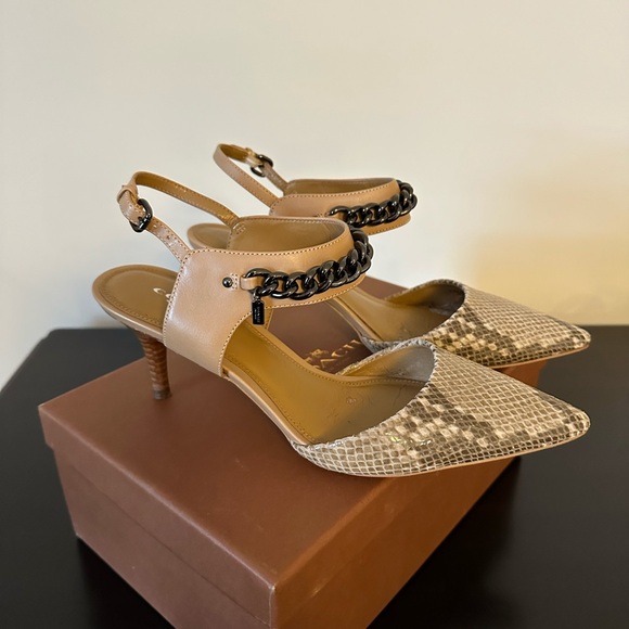 COACH Heeled Pumps - Picture 7 of 14